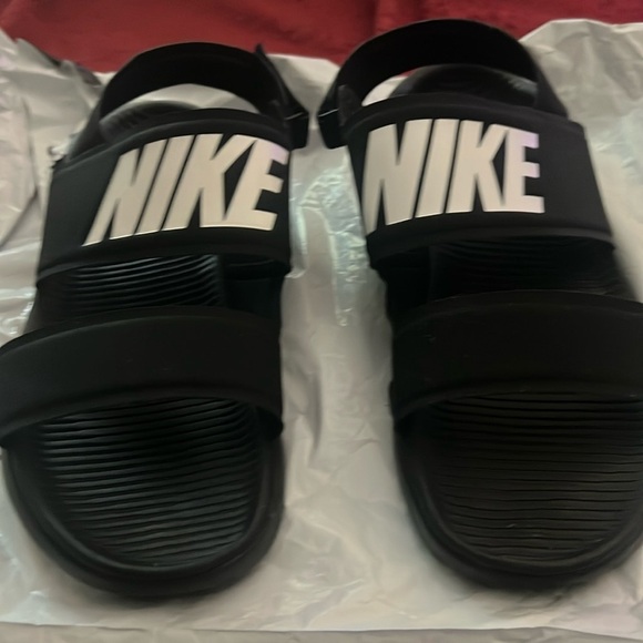 Nike Black Sandals Comfort Slides - Picture 6 of 9